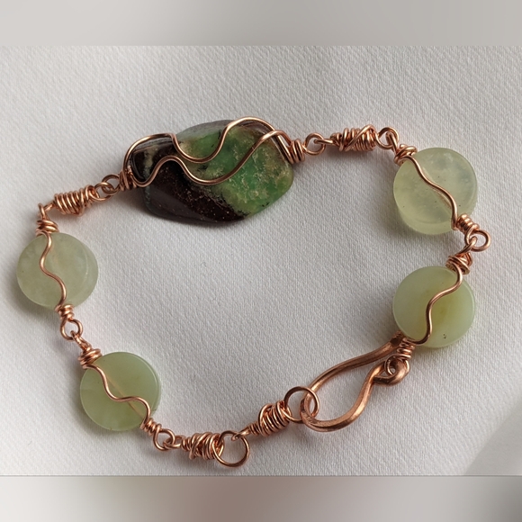 Handcrafted Copper Chain Bracelet With Chrysoprase And Aventurine Gemstones - Picture 8 of 16
